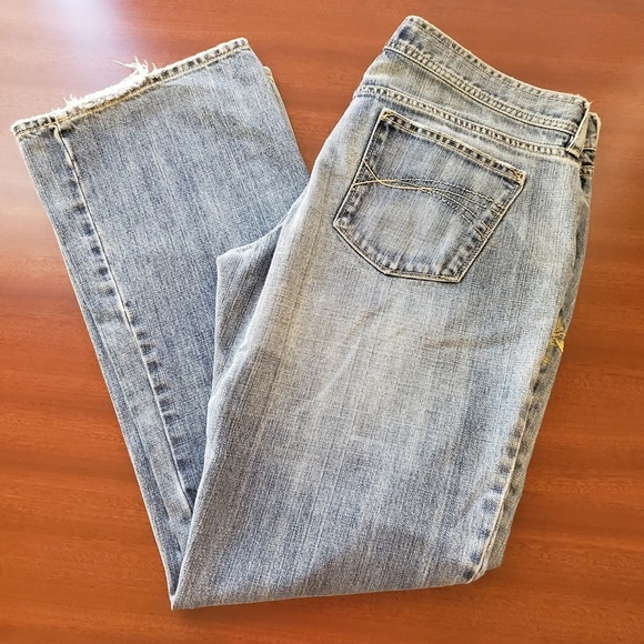 Old Navy Ultra Low Waist Light Wash - Picture 1 of 6